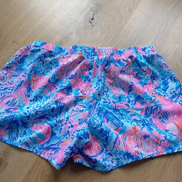 Lilly Pulitzer Luxletic Shorts. Small: - Picture 5 of 5
